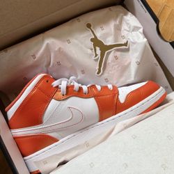 Jordan Mid Electro Orange
