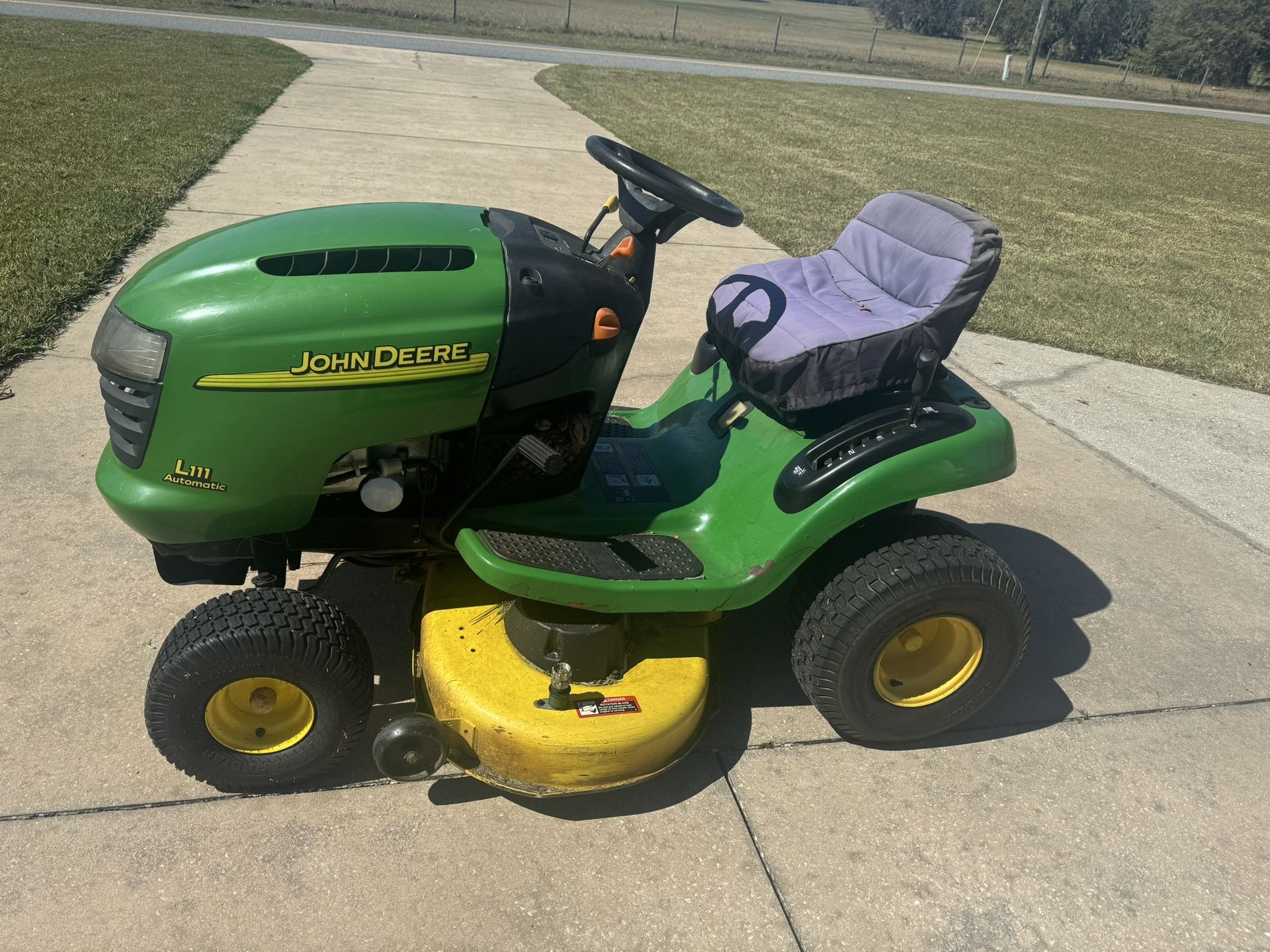 John Deere L111