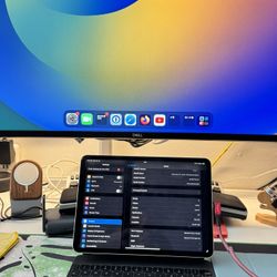 iPad Pro 11in M1 - 128GB w/ Magic Keyboard And folio