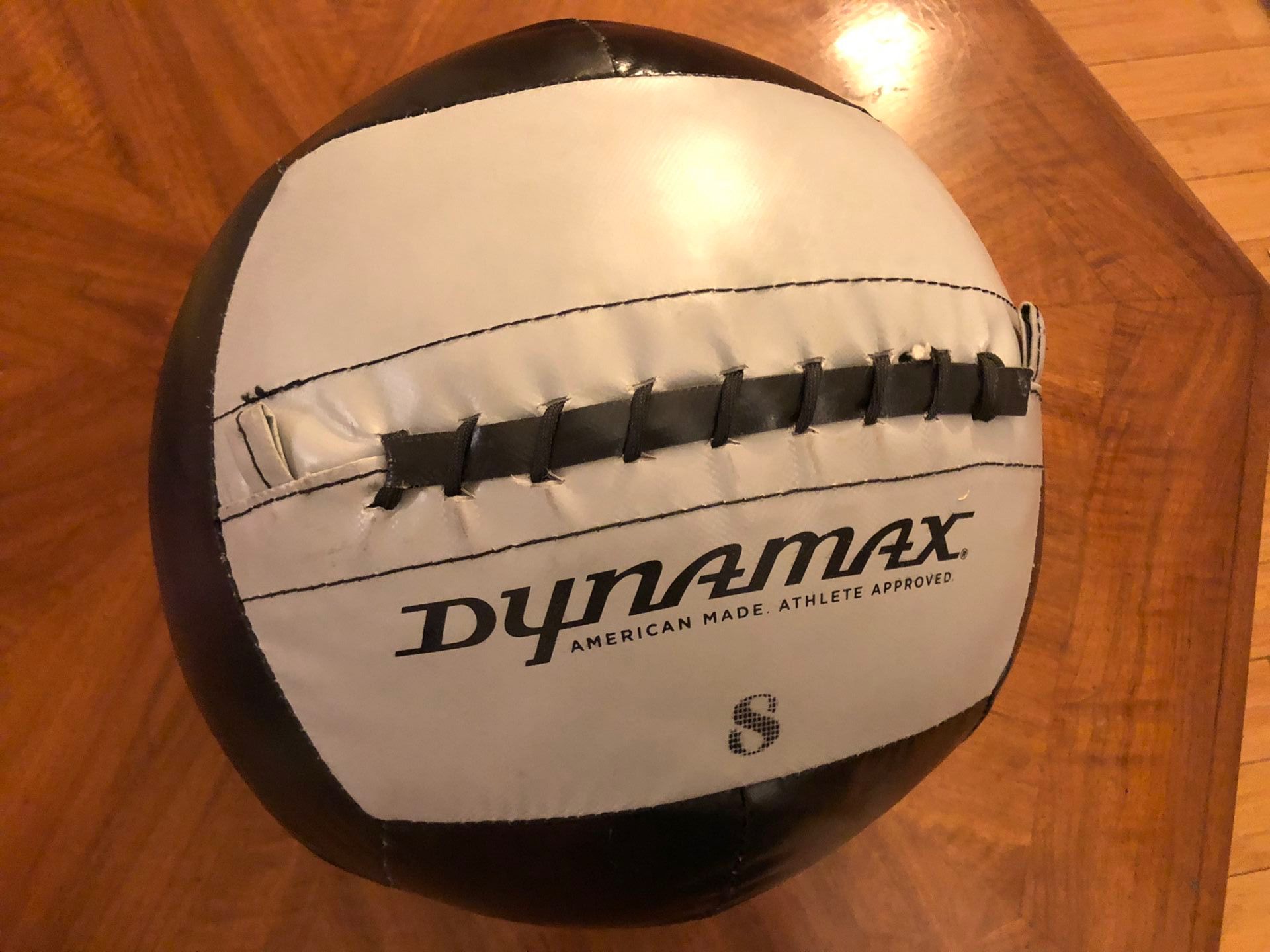 8lbs Dynamax Medicine Ball 