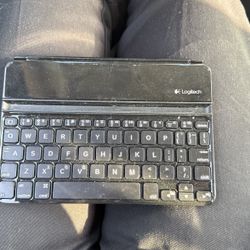 Logitech iPad Keyboard 