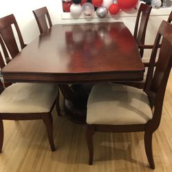 Dining Table And 6 Chairs 