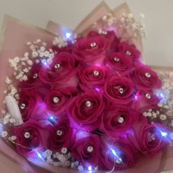 Valentines Roses 25 With Lights And Stones Bouquet