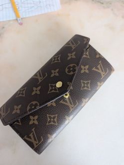 Louis Vuitton Monogram Sarah Wallet