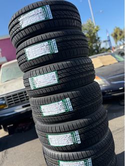 215/55-17  vendo set de Tires nuevas con 50,000 millas de garantía