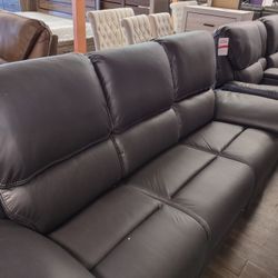 New Recliner Sofa And Loveseat 
