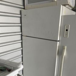 Refrigerator Kenmore 