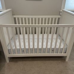 Pottery Barn Filmore Crib & Mattress GREENGUARD Gold Certified