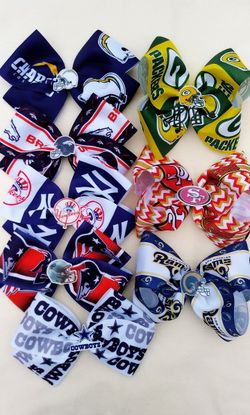 Football 🏈 bows🎀