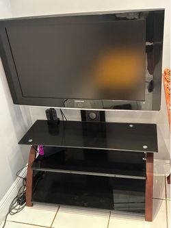 40 inch 720p Samsung TV with Glass Stand