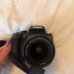 Canon Rebel EOS // Mint Condition 