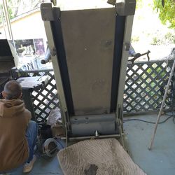 Working treadmill, free