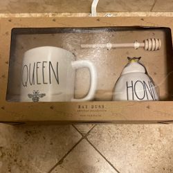 Rae Dunn Queen Bee Mug Honey Pot