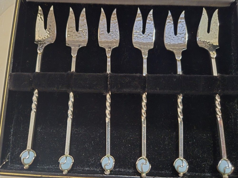 Sargisons HOBART TASMANIA 6 SET CAKE FORKS!