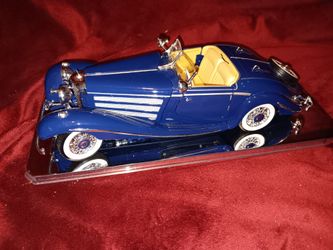 Mercedes-Benz 1/1:8 500K die-cast model blue