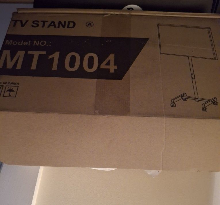 MT 1004 TV Stand YL Black New In Box 