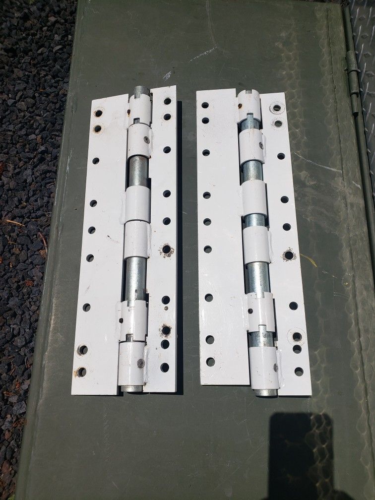 Swing Out Extension Brackets for Truck Camper