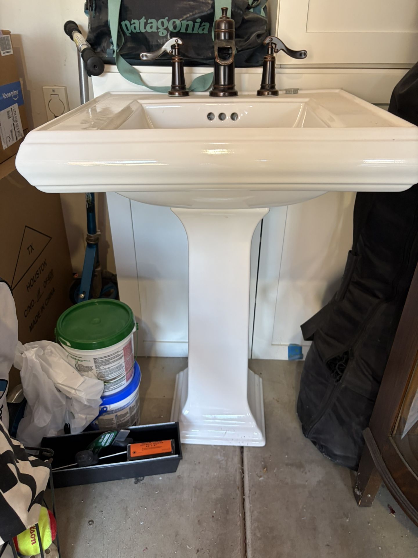 Pedestal Sink