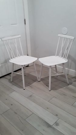 2 chairs metal material