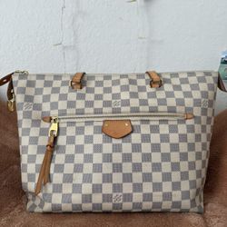 Loui Vuitton IENA MM