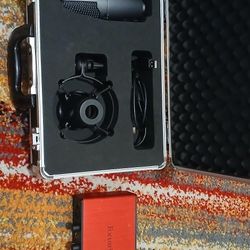 Shure Microphone With Scarlet Solo And  XLR Cable
