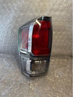 2020 2021 2022 2023 Toyota Tacoma Left Driver Tail Light OEM