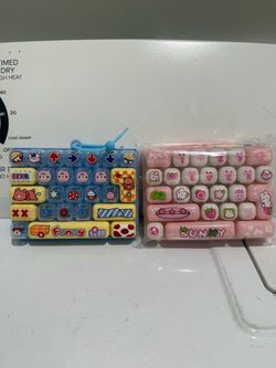 26-Key Keyboard Fidget Toy, Keyboard Fidget Keychain, Cute Cartoon Clicky Keyboard Clicker Toy,Quiet Fidgets Toys for Adults, Boost Focus & Calm Anxie