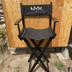 NYX Makeup Artist Director's Chair orice