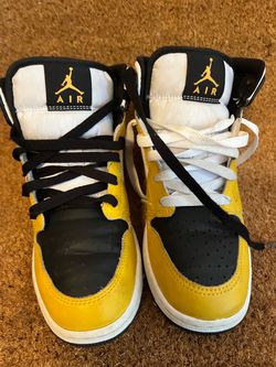 Boys 4.5 Nike
