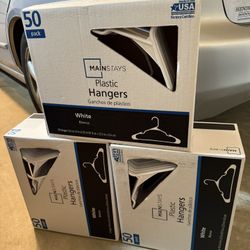 Mainstays Plastic hangers 150 Pieces
