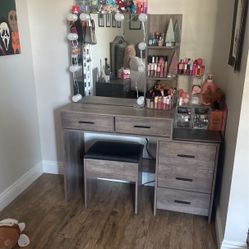 Makeup Vanity 
