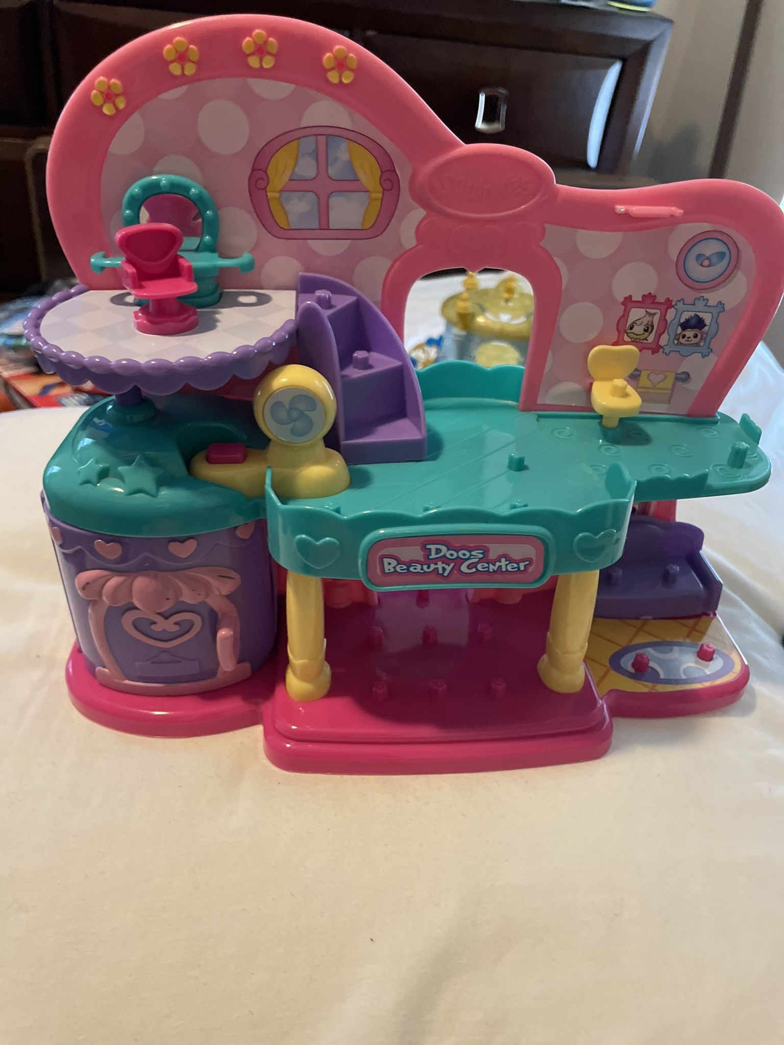 Squinkies Doos Beauty Center Salon Play Set Blip Toys 2011