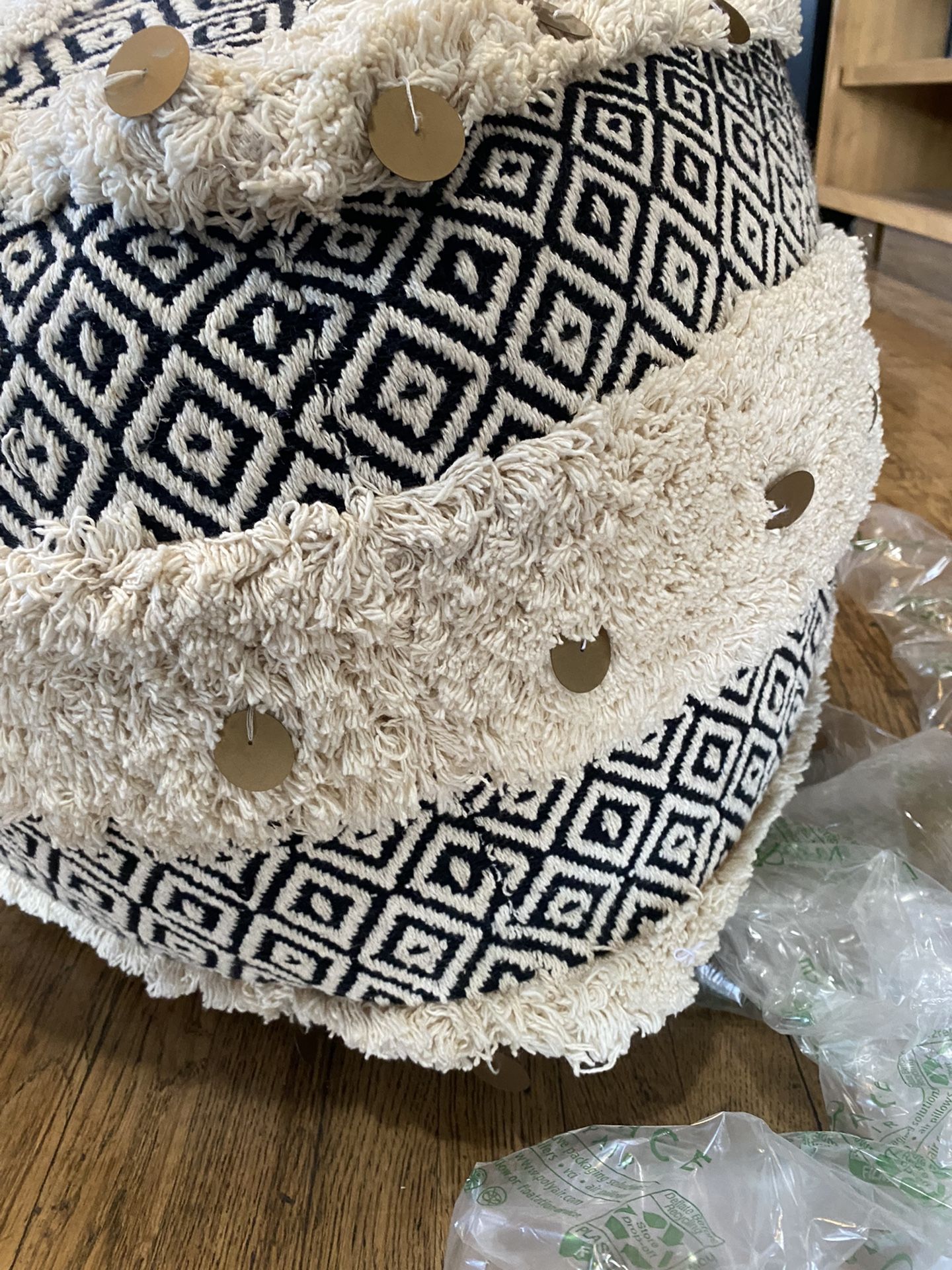 pouf ottoman