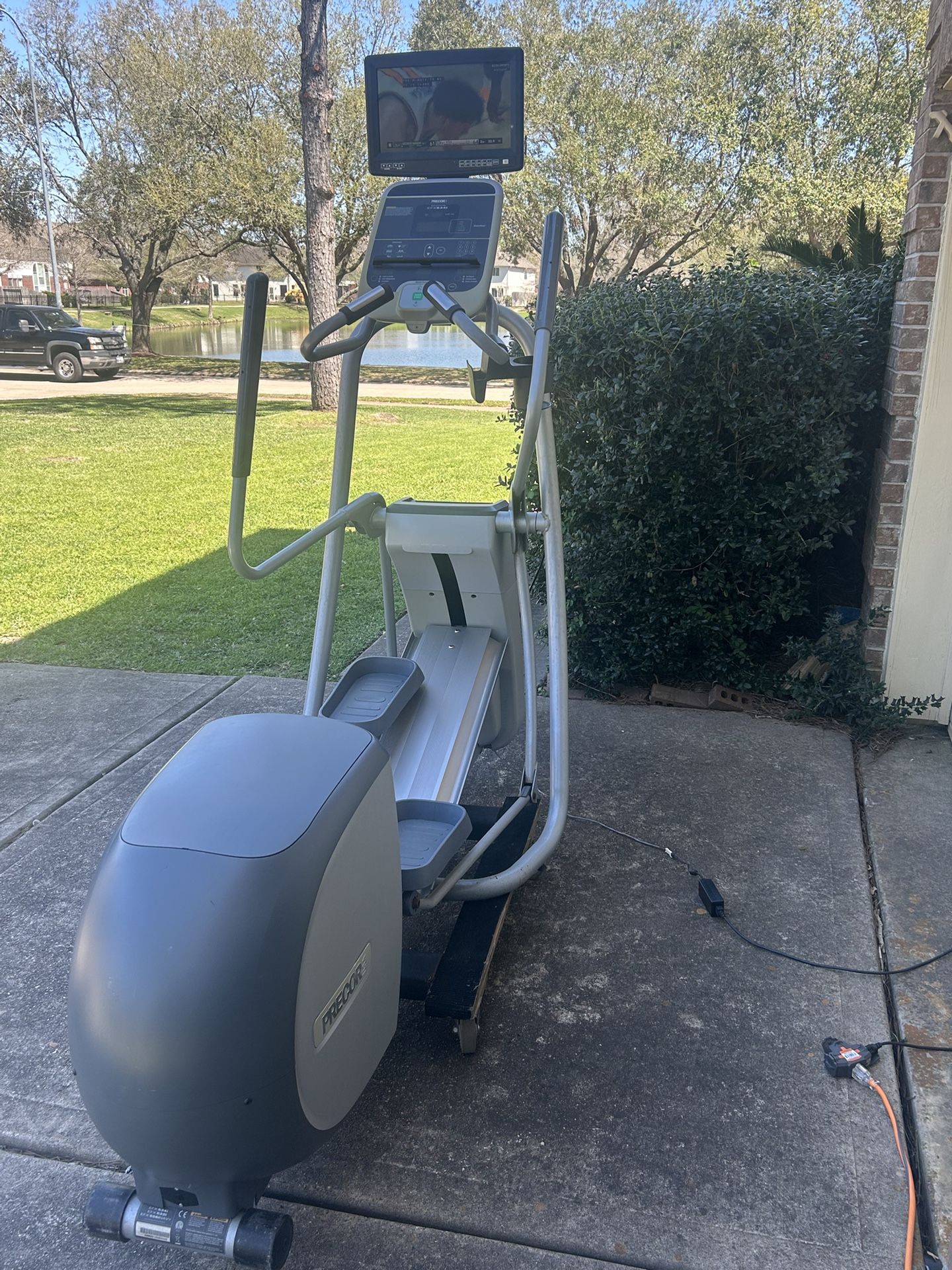 Precor EFX 534i Elliptical W/PVS
