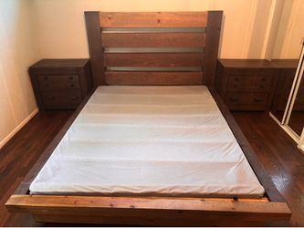 Solid Wood Queen Bedroom Set – Rustic Style