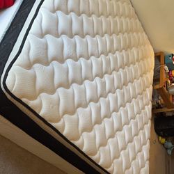 King Size Mattress And Box Spring 