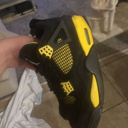 Jordan 4 Thunder Size 9