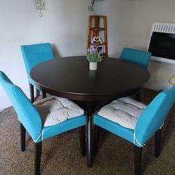 Dining table w  4  chairs