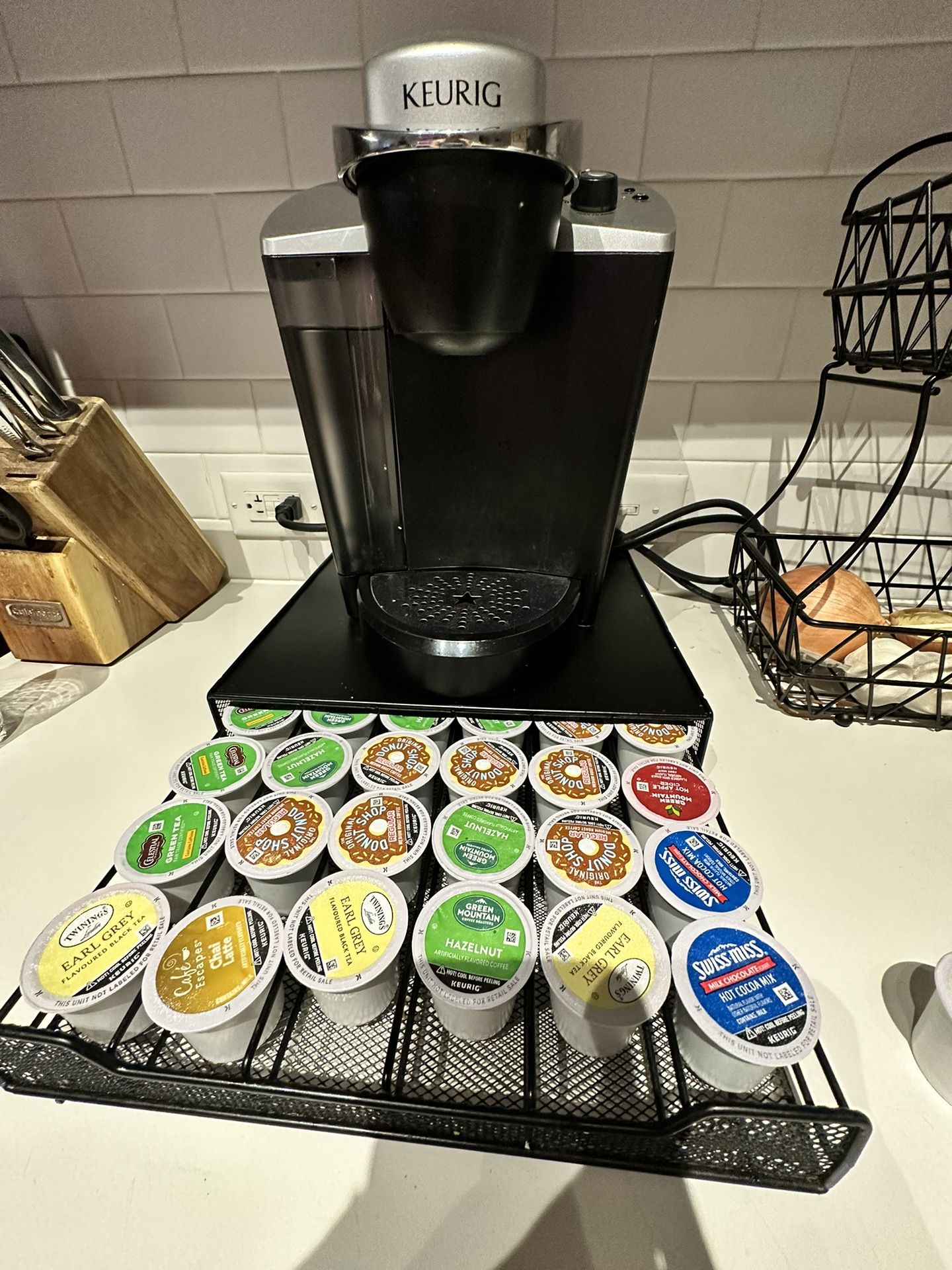 Keurig with stand/Kcup holder 