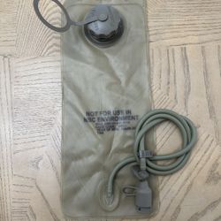Military Army Tan Molle Hydration System Bladder 100 oz Skilcraft 8(contact info removed)19698