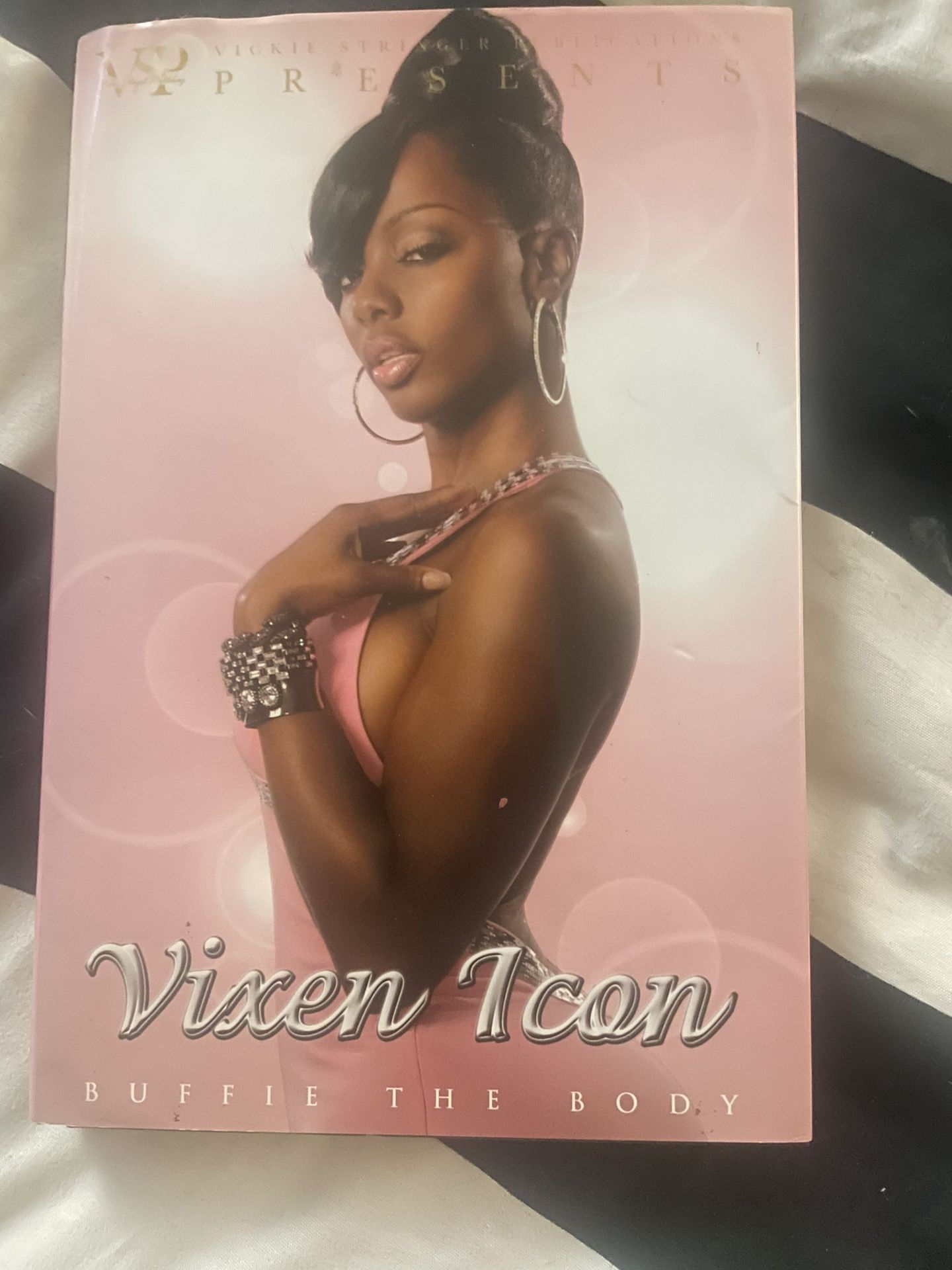 Hardcover Book Vixen Icon