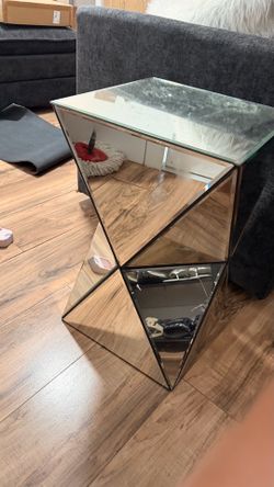 Mirrored accent table / nightstand