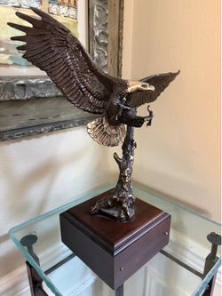 Flying Bald Eagle statue on wood base11”