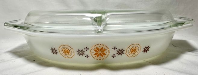 Pyrex Town & Country 1.5 Qt Oval Divided Casserole Dish #063 w/ Lid