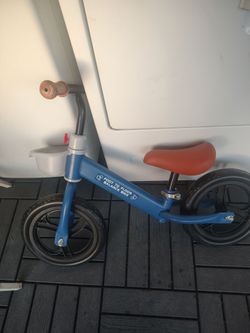 Foot to floor balance bike