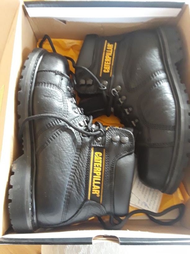 Caterpillar steel toe boot size 9