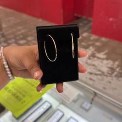 Medium Hoops With Spring Claps