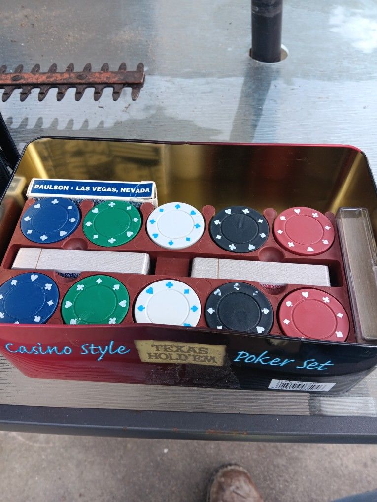 Vintage Texas hold'em set.