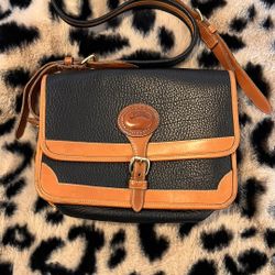 VINTAGE Dooney & Bourke All-Weather Leather Surrey crossbody bag