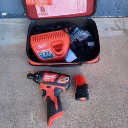 IMPACT DRILL MILWAUKEE 